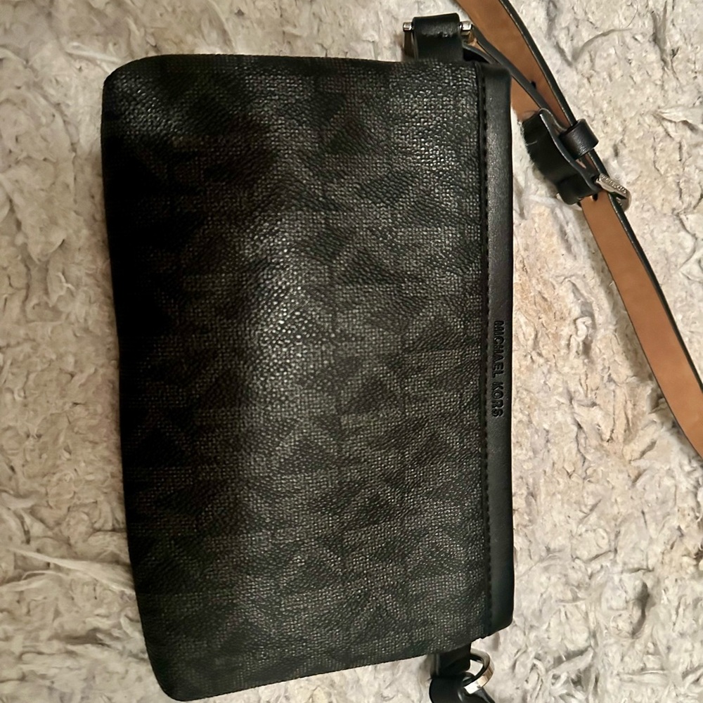 Michael Kors Textured Black and Tan Belt Bag. Unisex